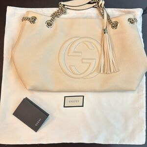 Authentic Gucci chain Soho shoulder bag